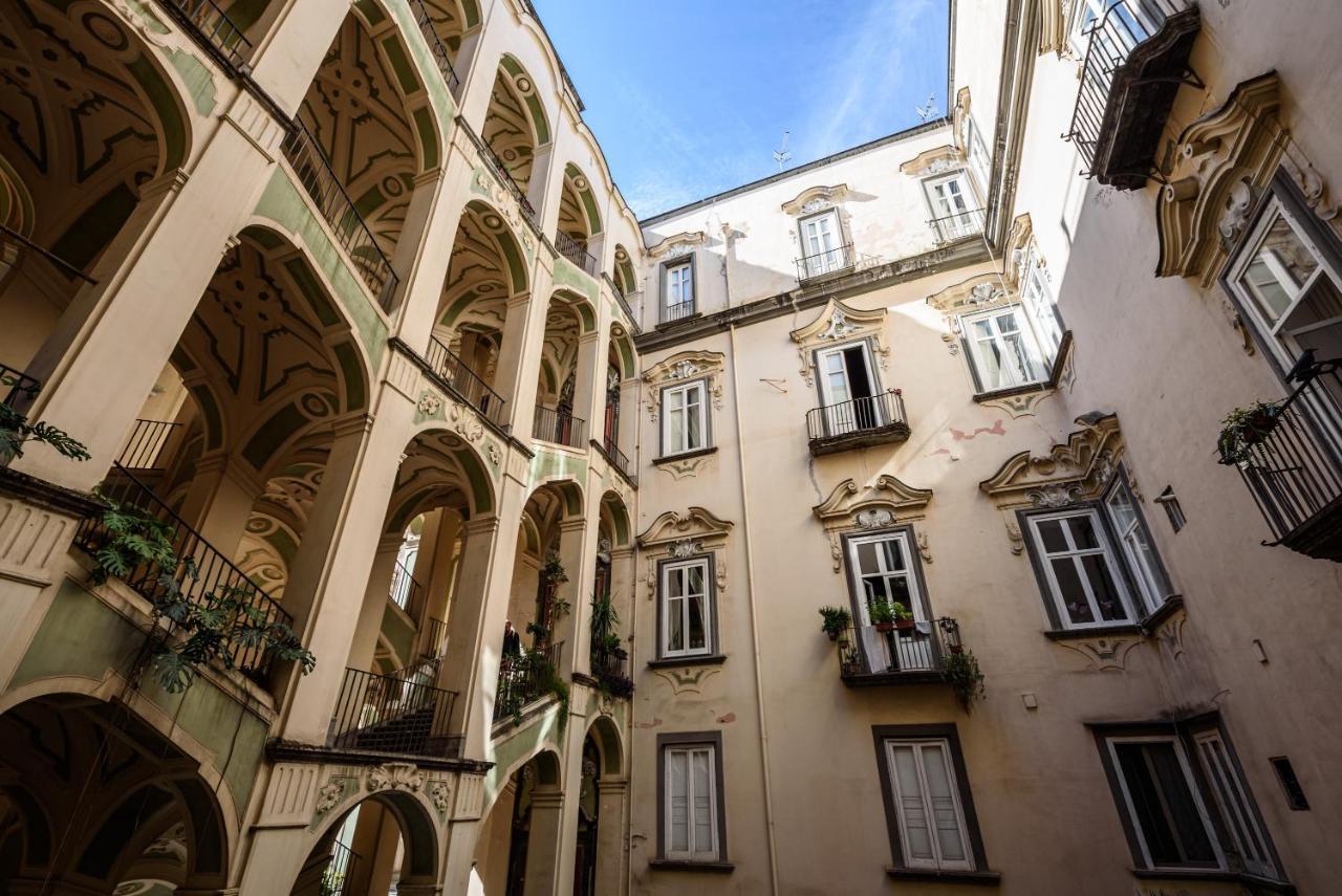 Palazzo Dello Spagnolo Suite Nápoles Exterior foto